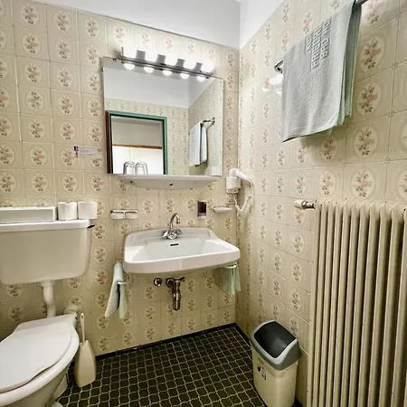 מלון Haus Friedrichsburg 3*