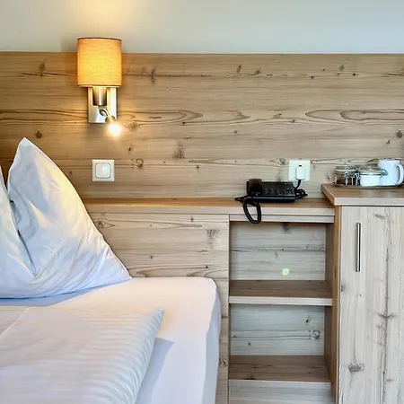 Haus Friedrichsburg מלון 3*