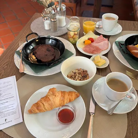 מלון Haus Friedrichsburg 3*