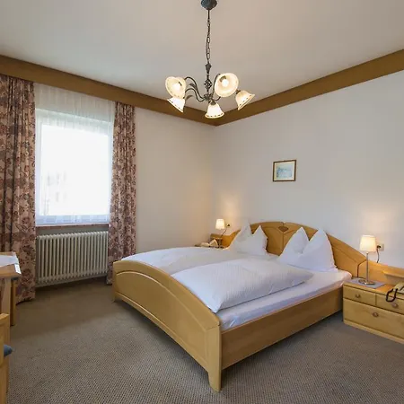 Haus Friedrichsburg מלון באד הופגסטין